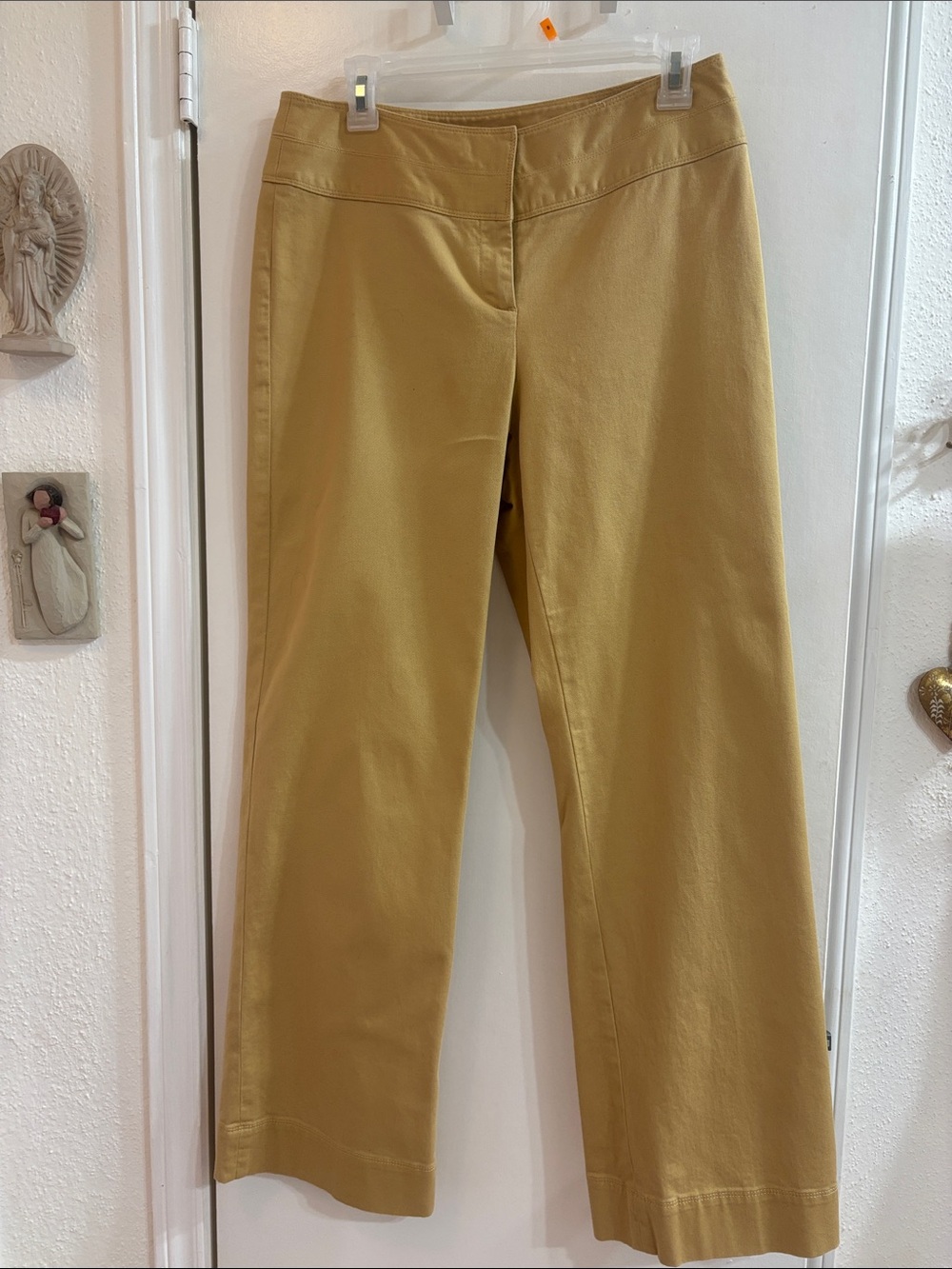 Mustard Women’s size 6 Pants